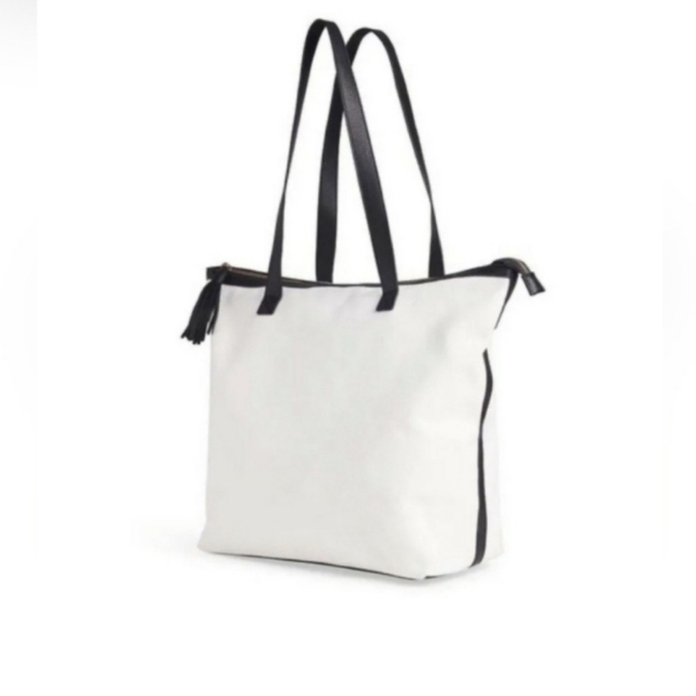 Walter Baker Carly Weekender Canvas Tote. NWT